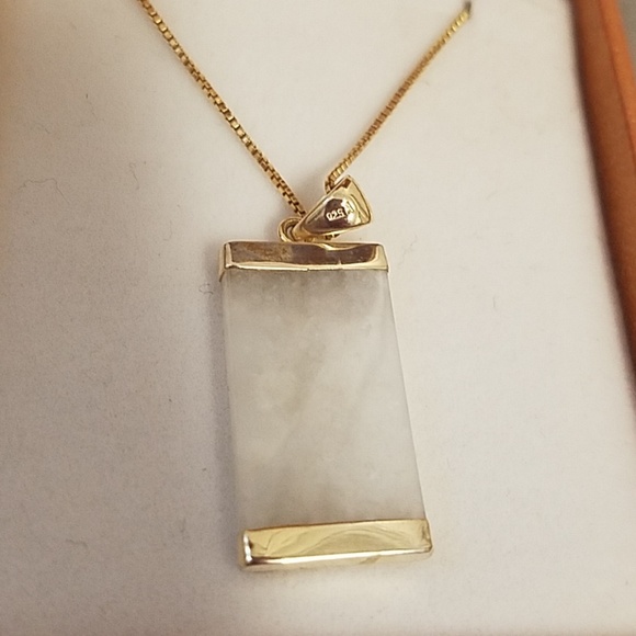 Genuine Green Jade Good Luck Pendant and Ch - Picture 3 of 3